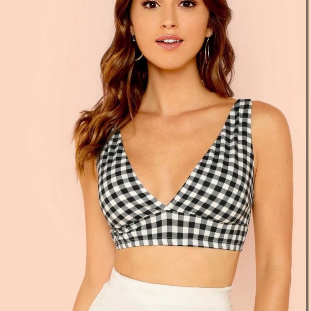 Gingham V-neck Black and White Crop Top